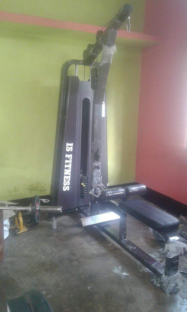 I S Fitness Lat Pulldown with rowing