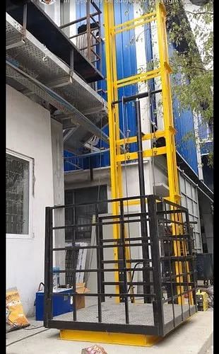 Industrial Goods Lift Elevator, Capacity: 1-2 ton