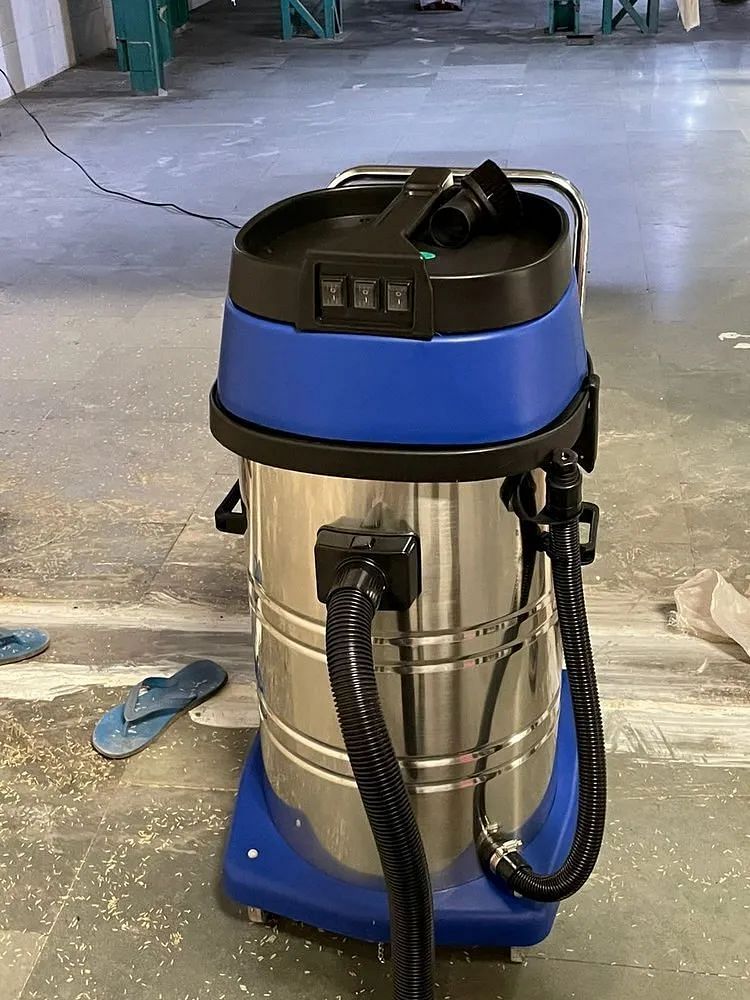 Industrial Vacuum Cleaning Machine