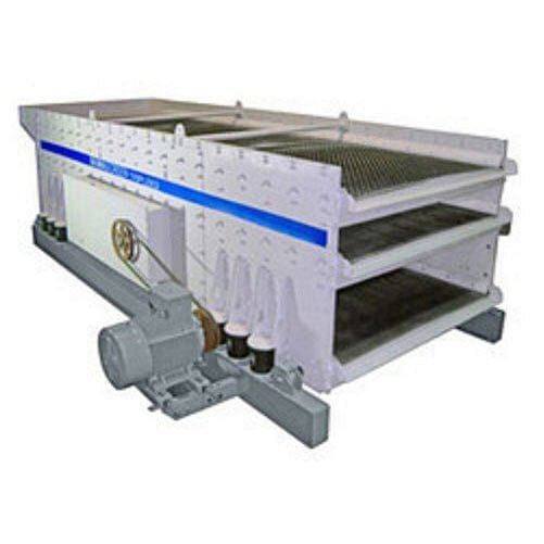 Iron Linear Horizontal Vibrating Screen Machine, For Industrial, Capacity: >200 Ton/hr