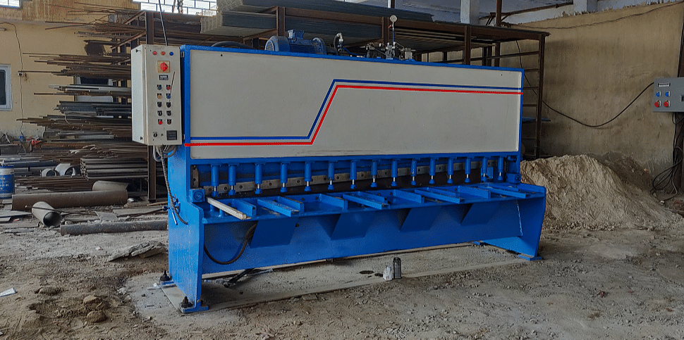 James Semi Automatic Hydraulic Shearing Machine