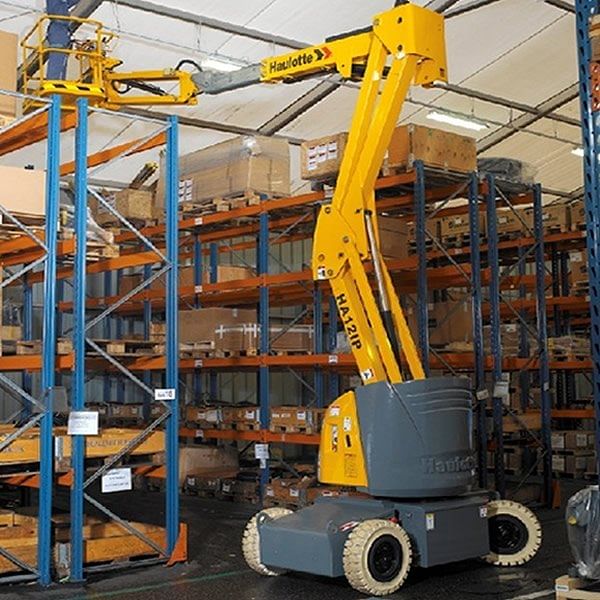 Jlg Haullotte Genie Boom Lift/ Scissor Lift /Man Up/AWP, Platform Capacity: 250 Kg, Horizontal Outreach: 15 Mtr