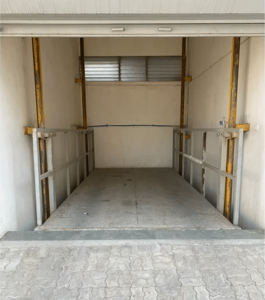 Kunj Hydraulic Industrial Goods Lift