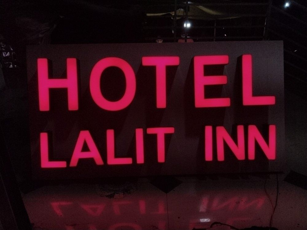 Led Hotel Board, Letter Material: Acrylic Box Letters, Size: 10"