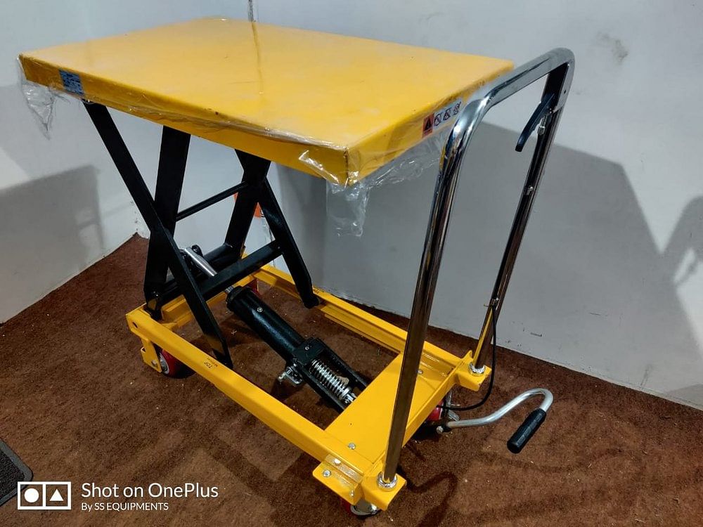 Lifting Table Mild Steel Scissor Lift Tables, For Material Handling, Capacity: 500kgs