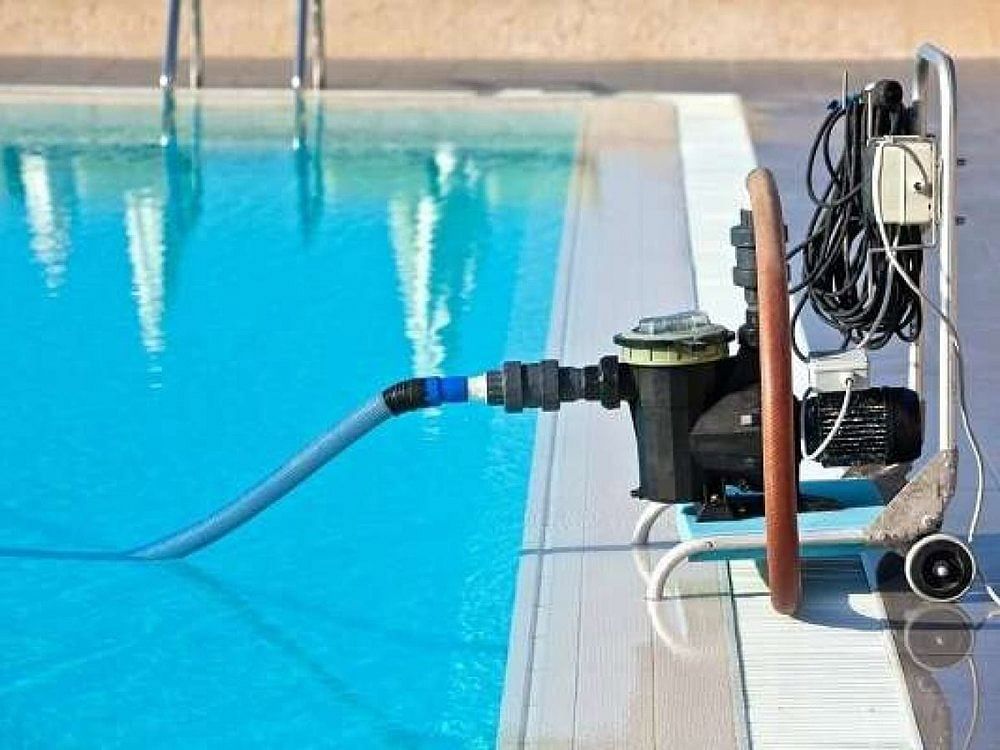 LYXAR White Swimming Pool Suction Sweeper, Size: Standard