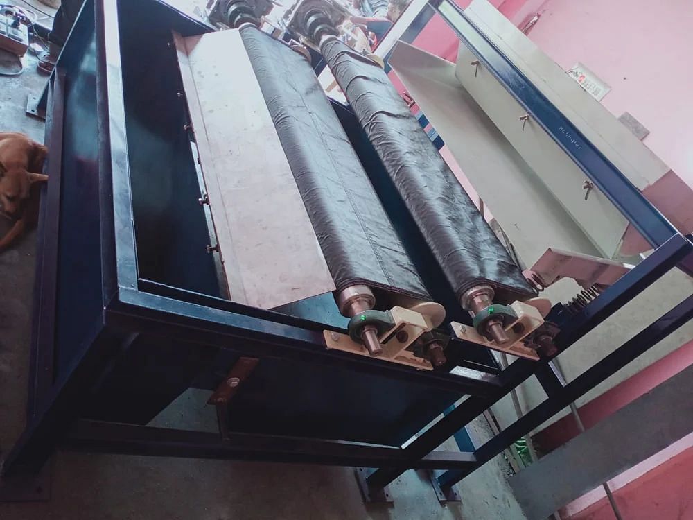 Magnetic Roll Separator, Capacity: 1 Ton/Hour, Width: 150 mm