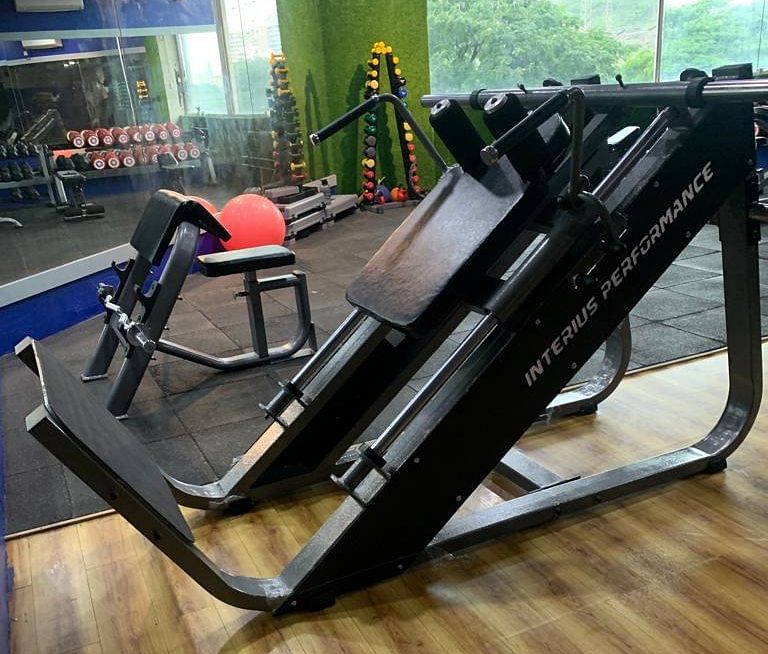 Manual Gym Hack Squat Machine