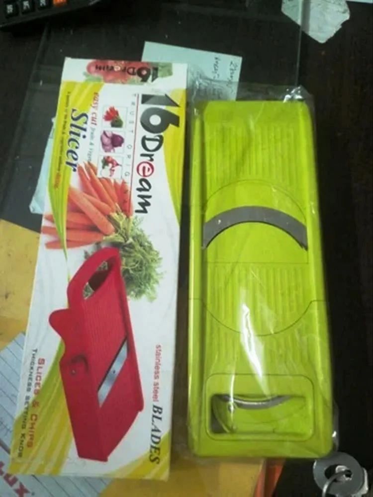 Manual Material: Plastic 16 Dream Slicer