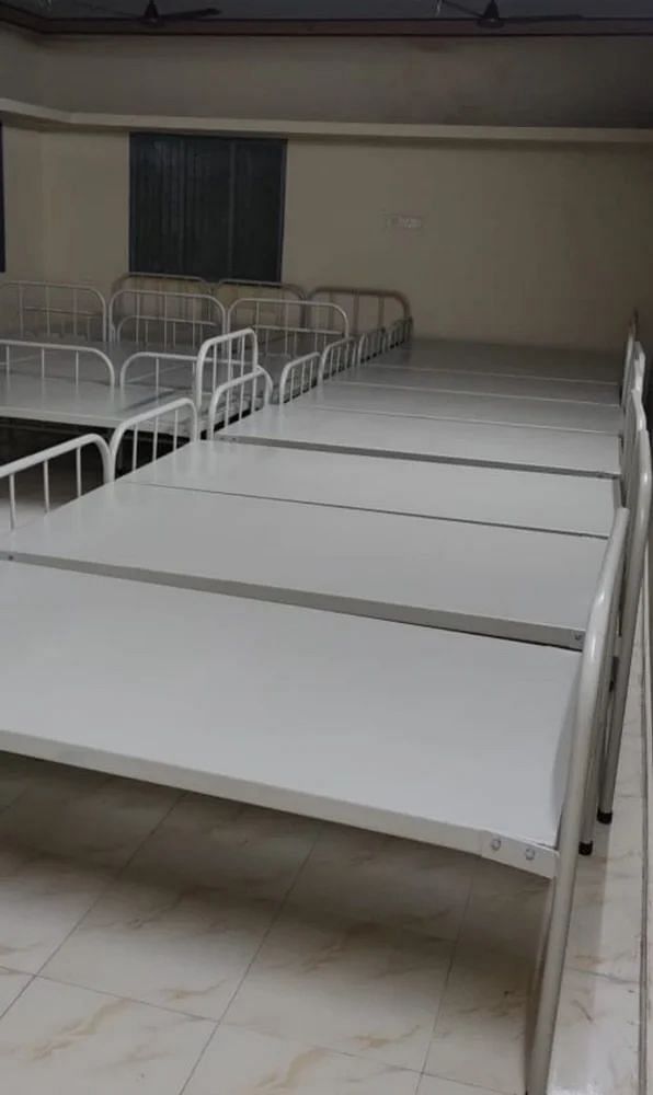 Manual Semi Fowler Hospital Bed, ABS Panel