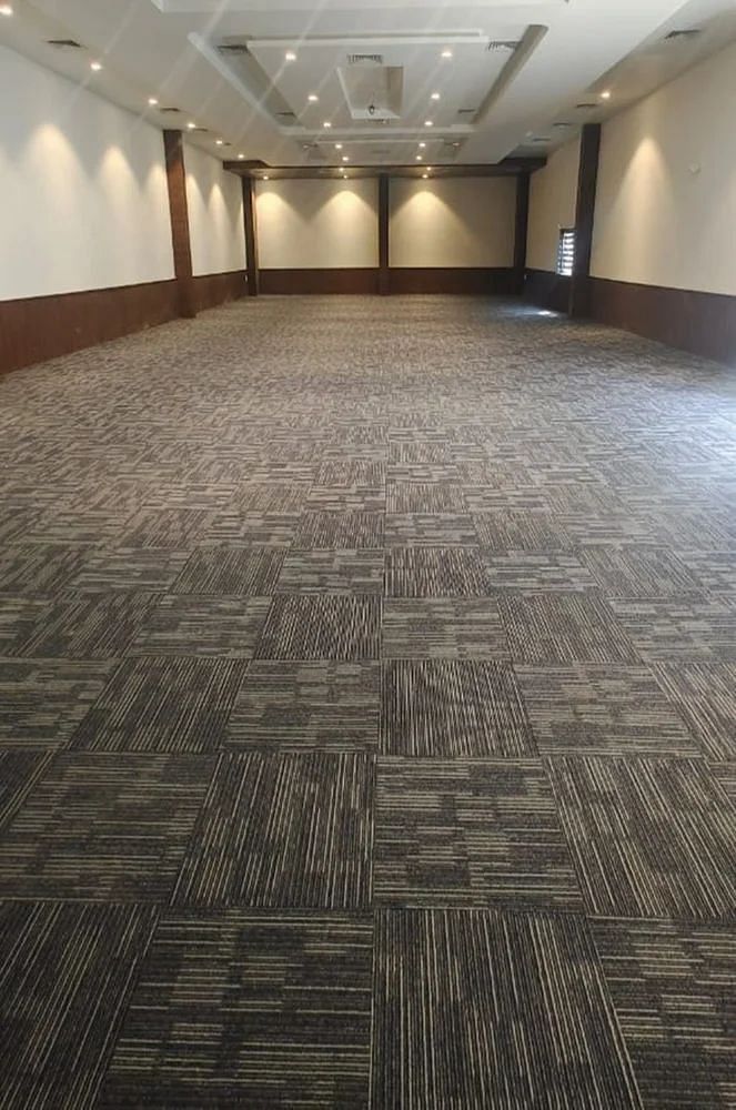 Matte Porcelain Auditorium Carpet Tiles, Size: 1x2 Feet(300x600 mm)