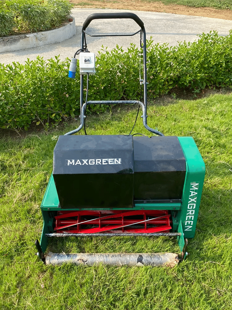 Maxgreen Cylindrical Lawn Mower, Cutting Width: 21 Inch