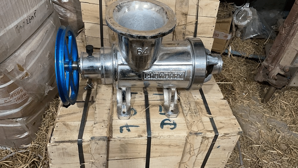 Meat Mincer Commercial, 64 No, 150 kg per hr