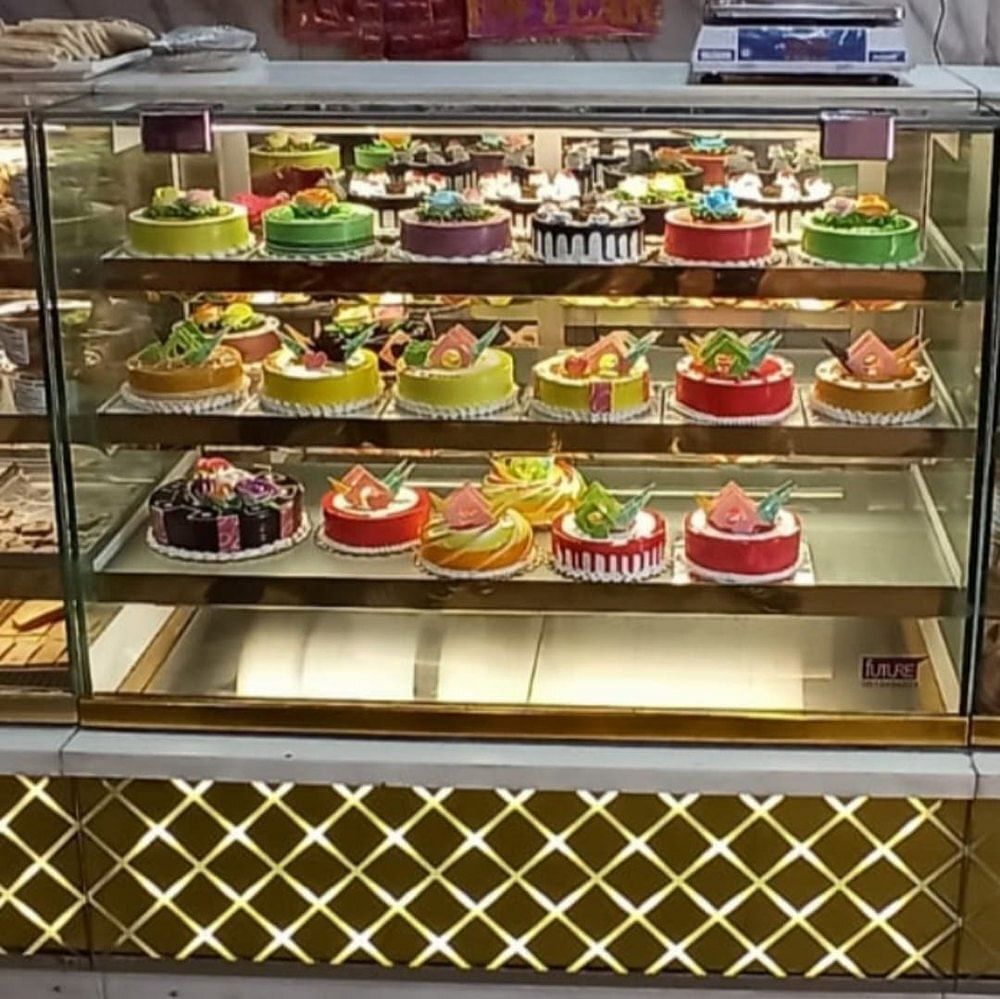 Metal Cake Display Counter, For Bakery