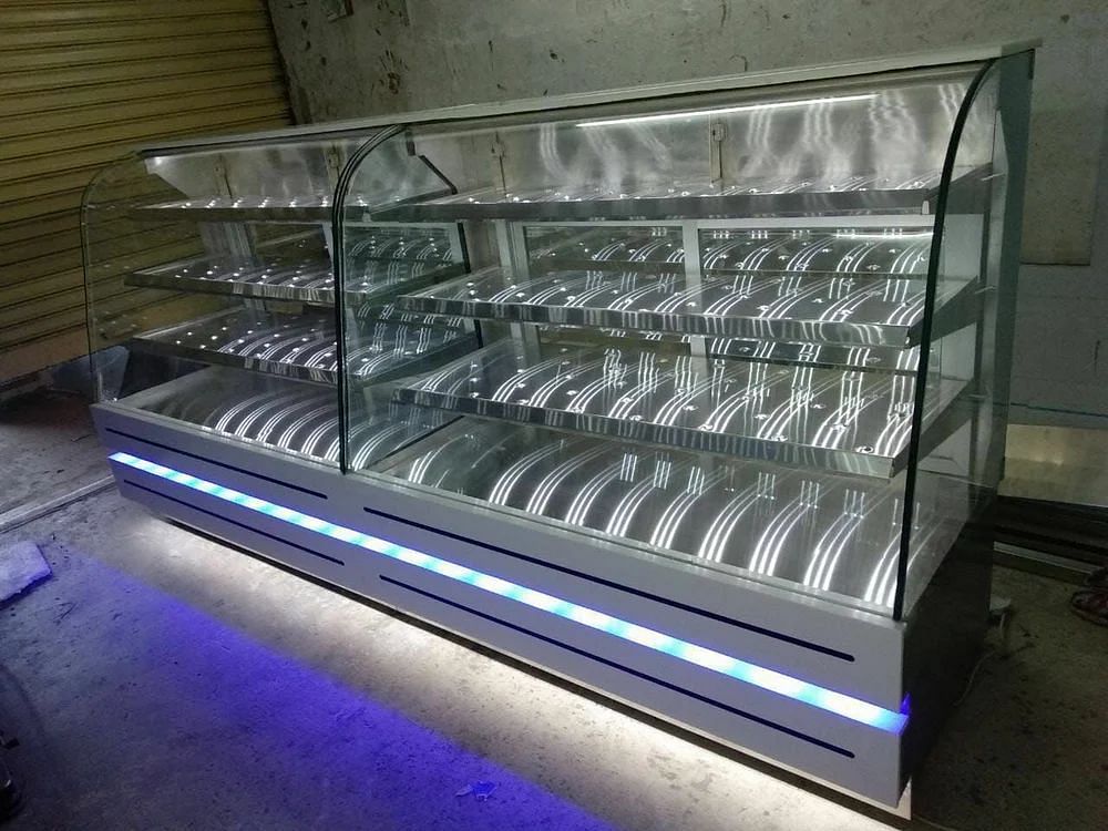 Metal Curved Glass Display Counter, For Bakery