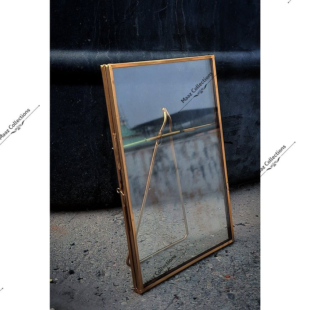 Metal Glass Frame with Stand Gold Metal Floating Pressed Glass Picture Frame