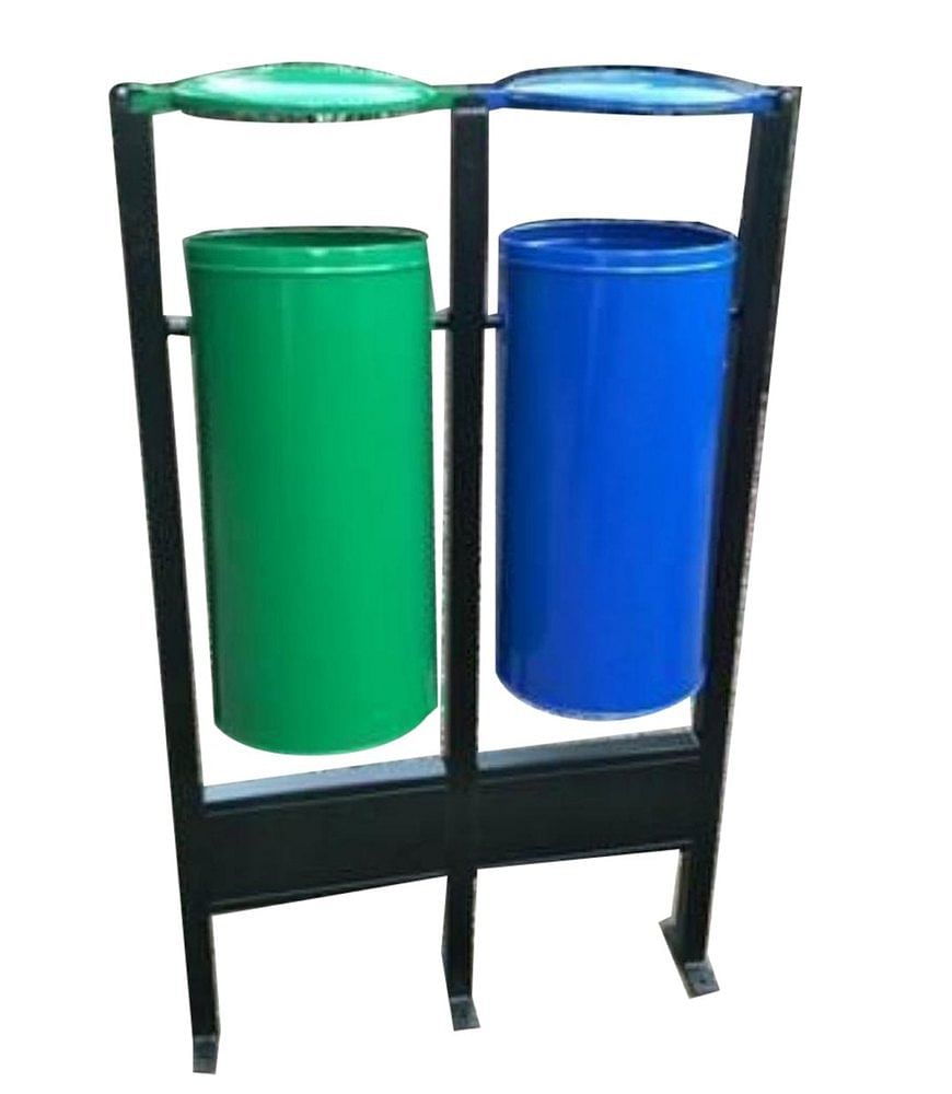 Mild Steel 60 L Pole Hanging Dustbin