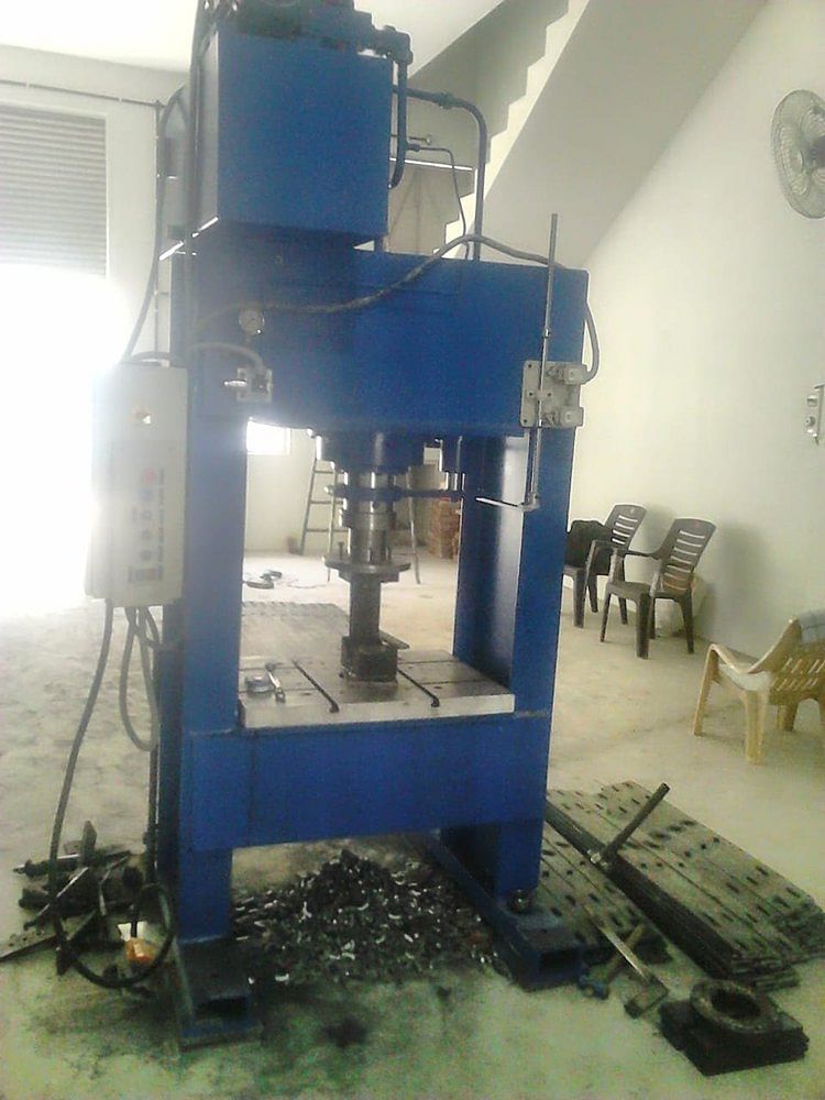 Mild Steel H shape Hydraulic Press Machine, Automation Grade: Manual, Capacity: 50 Ton