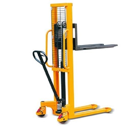 Mild Steel Hydraulic Goods Lift, Capacity: 4-5 ton