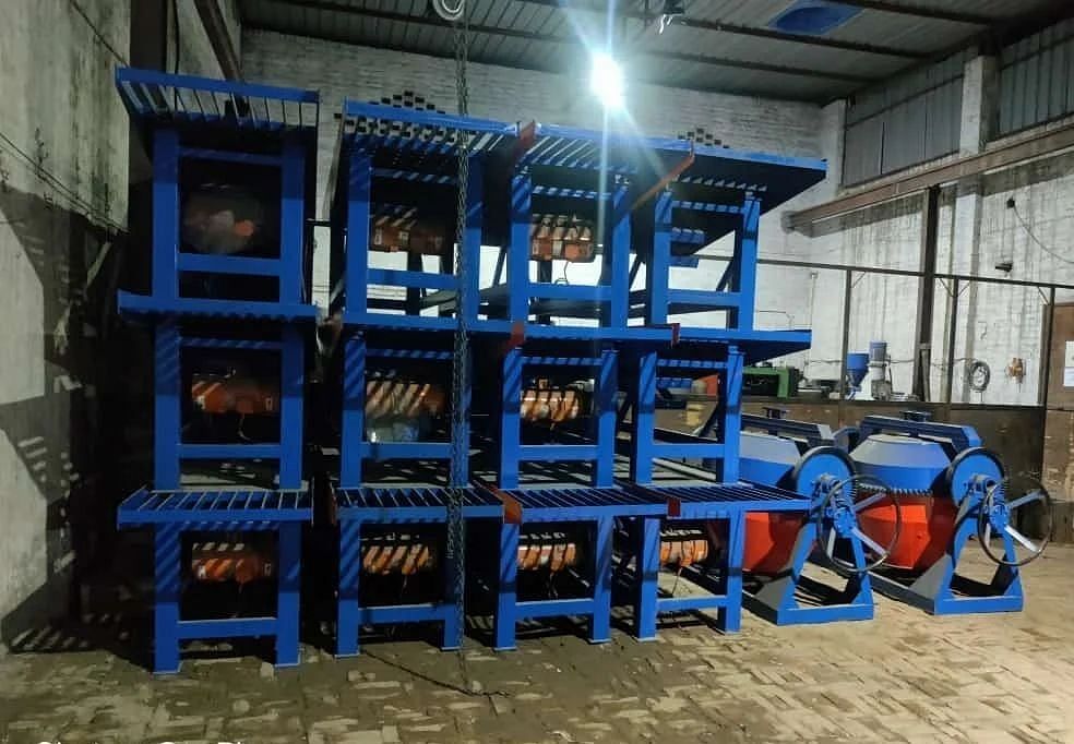 Mild Steel Paving Block Making Machine, For Industrial, Capacity: 500-1000 Blocks per hour