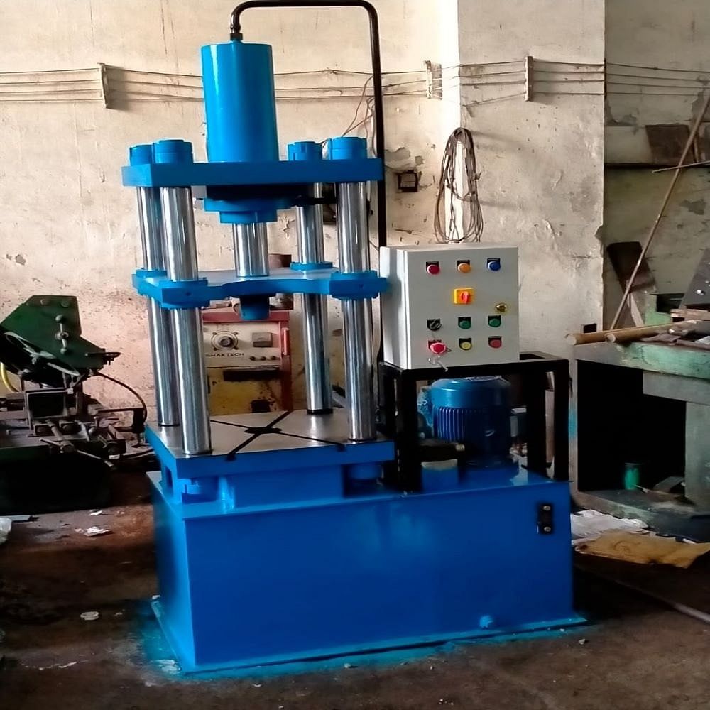 Mild Steel Pillar Type Hydraulic Press, Capacity: 20-40 Ton