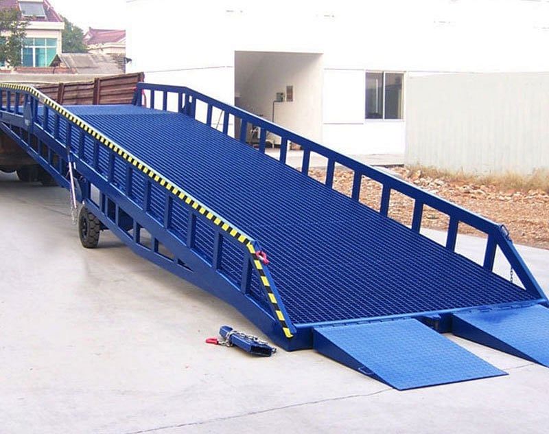 Mild Steel Portable Loading Dock Ramp, For Warehouse, Lifting Capacity: 3 Ton