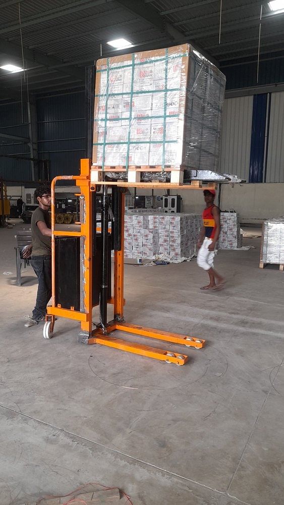 Mild Steel Semi Electric Hydraulic Stacker