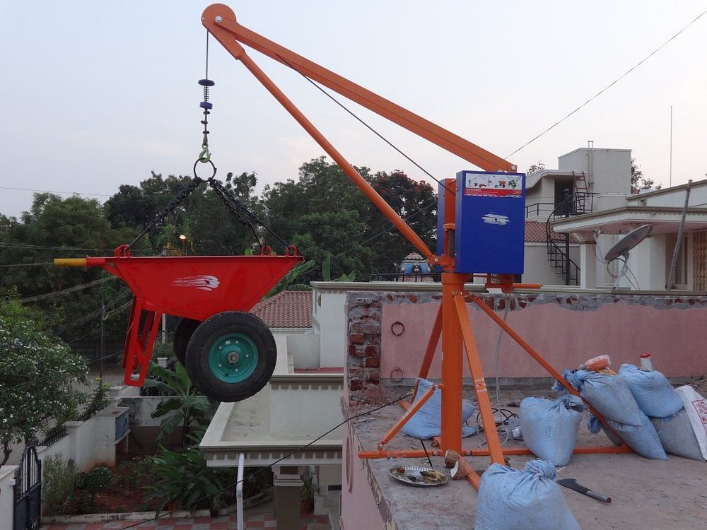 Mini Builders Crane, Capacity: 250 kg