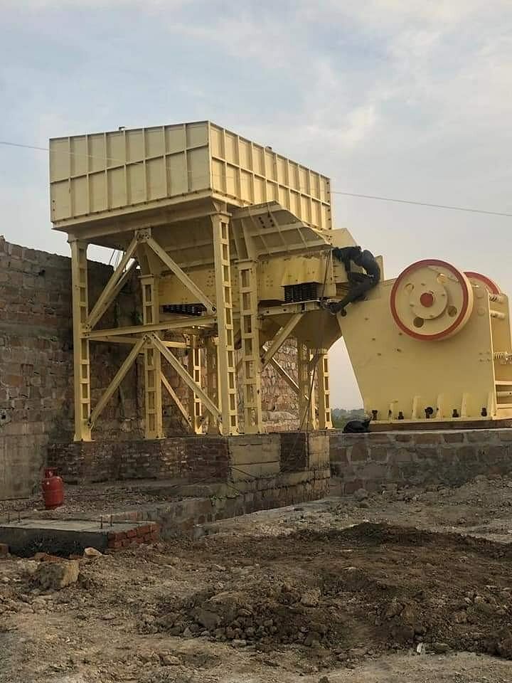 Moderate Mild Steel Primary Single Toggle Jaw Crusher, For Stone, Capacity: 50-350 Tph