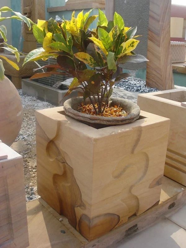 Multicolor Brown Sandstone Garden Planters, Size: As Par Design