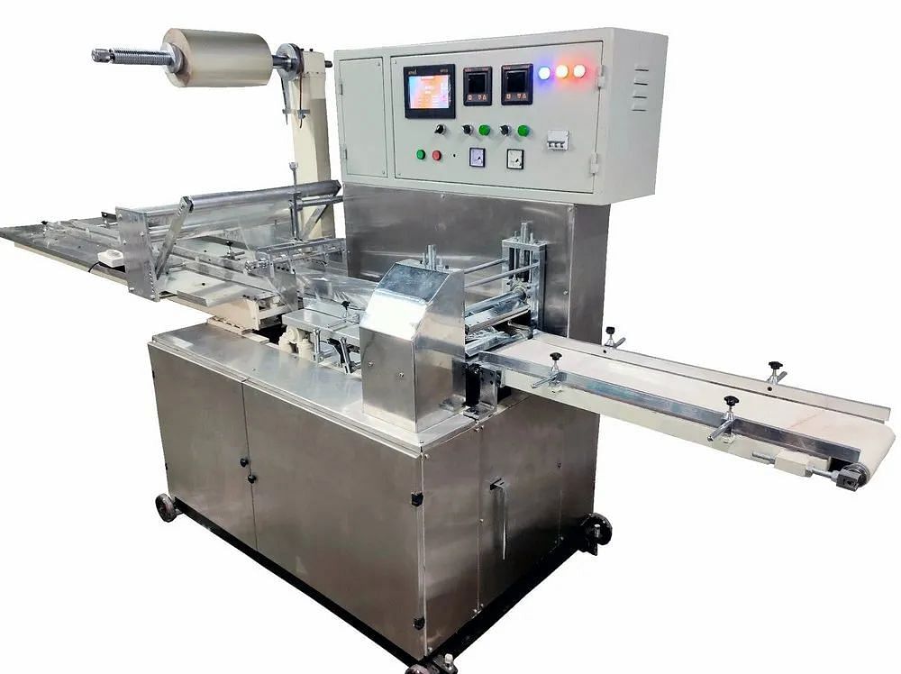 Om Engineering Multi Purpose On Edge Biscuits Packing Machine, 230 V, Capacity: 10000