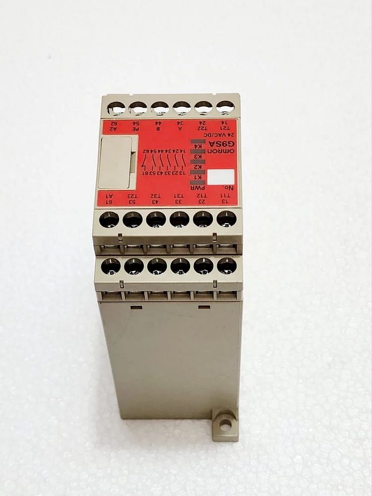 Omron Safety Relay Unit G9SA-501, 24V AC DC