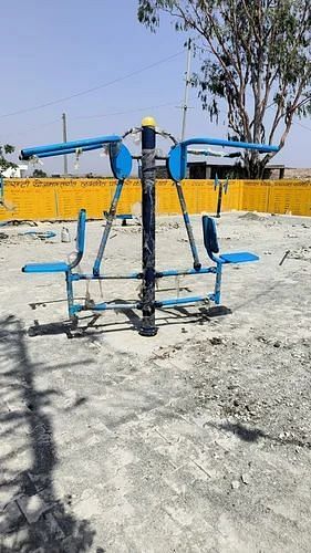 Outdoor Shoulder Press