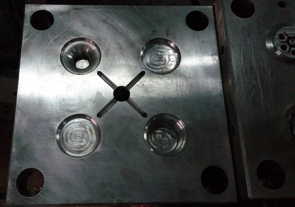 P20 Furniture Leveller Mould, For Injection Moulding, Shape: Rectangle