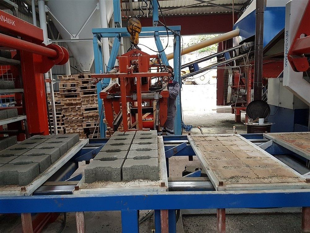 Paver Tiles Making Machine, For Industrial