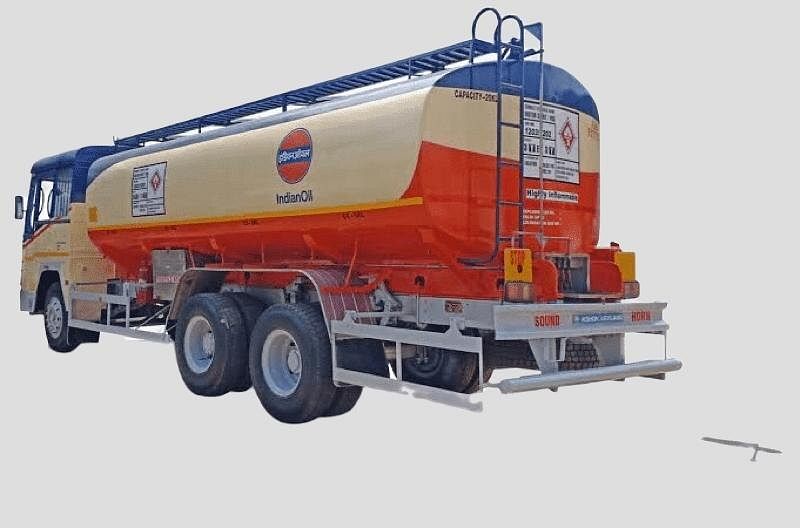 Petroleum Tanker, For Fuel Transportation, Model Name/Number: Gourika India Limited