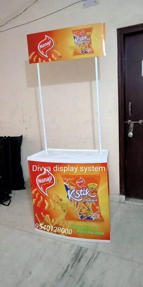 Plastic Promotional Display Table, Size: 29x30 Inch