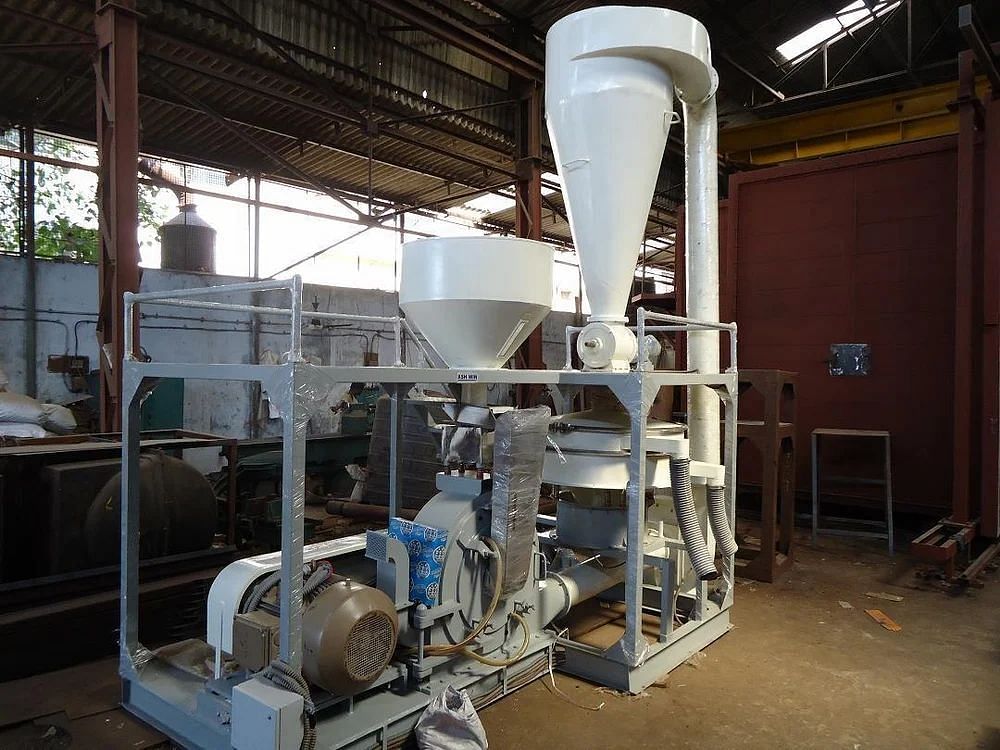 Plastic Pulverizer Machine