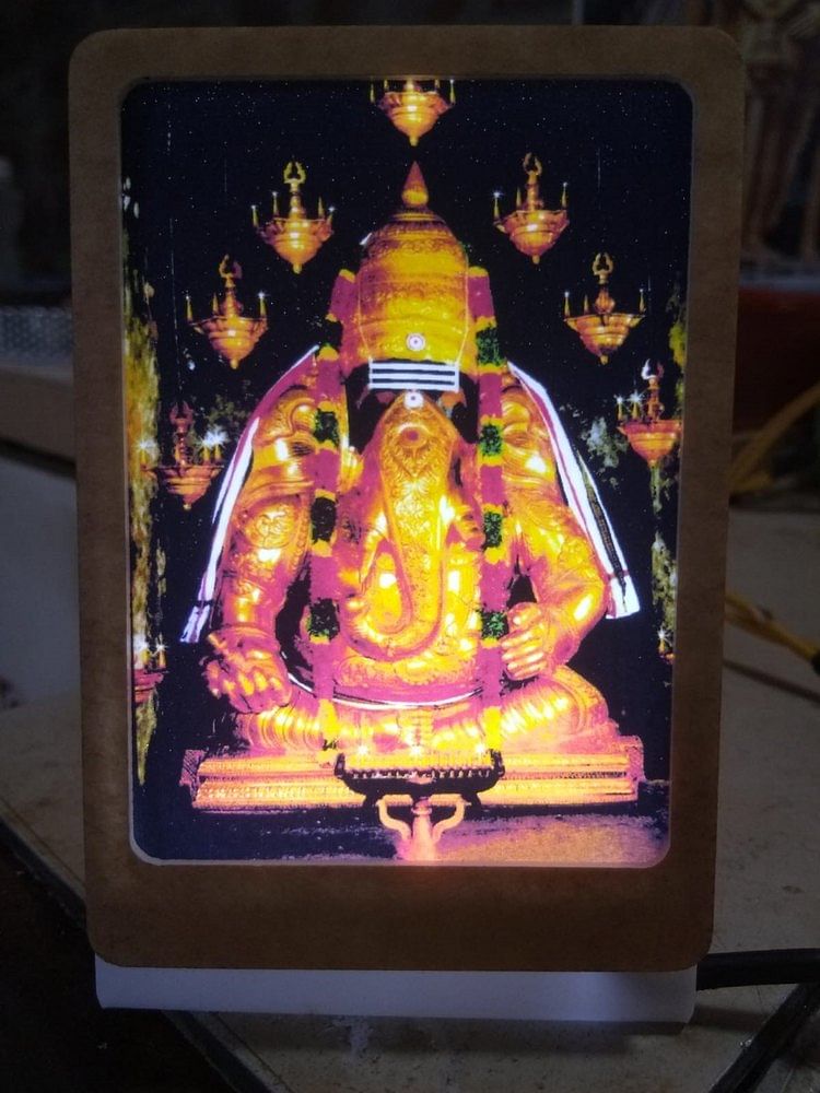 Plastic Vinayagar Idol Photo Frame, Packaging Type: Box, Size/Dimension: 12x8 cm