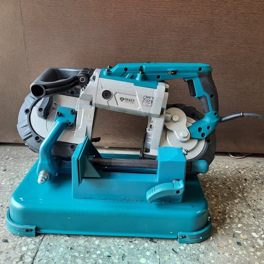 Portable Bandsaw Machine, Cutting Blade Size: 1140x13mm