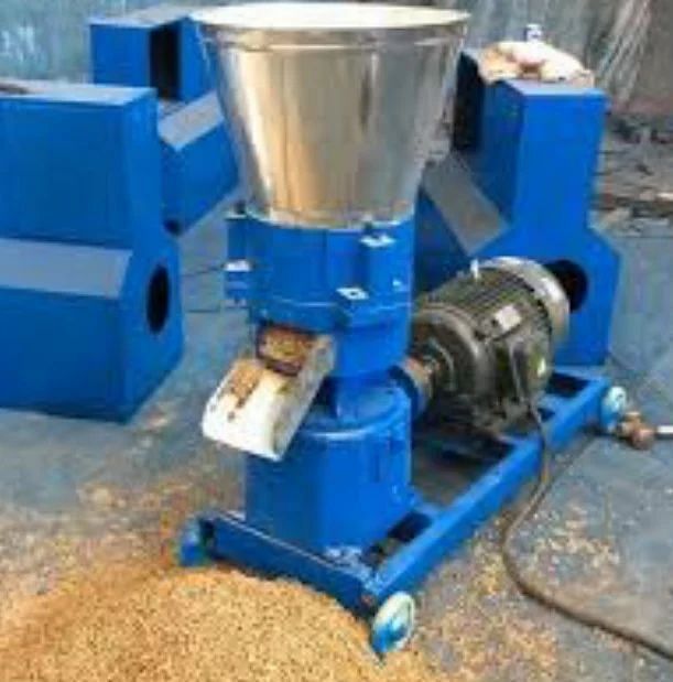 Poultry feed making machine, 200 Kg/Hr