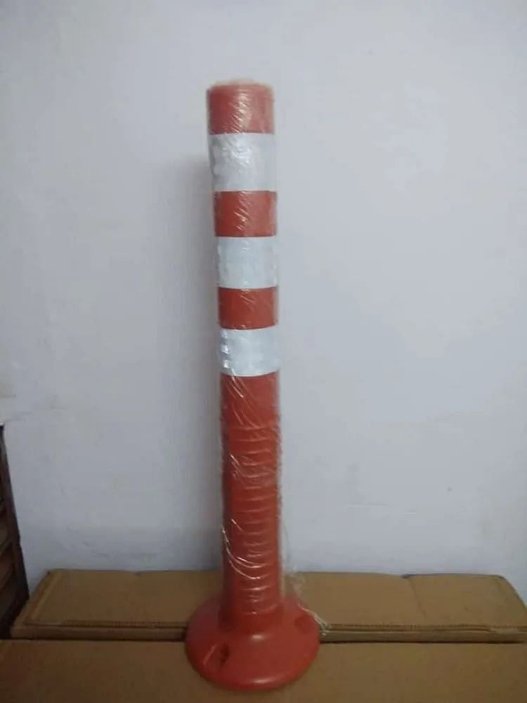 PVC Road Bollard, For Traffic Control, Nature: Removable