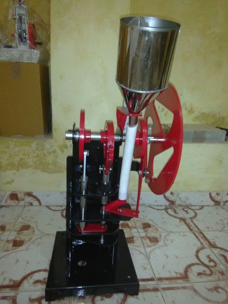 Red And Black Bestco Hand Operated Tablet Making Machine