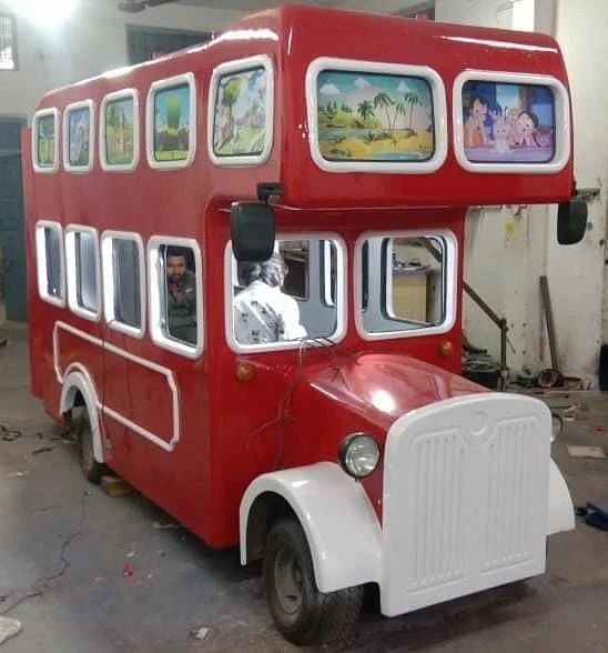 Red and White Electric London Double Decker Bus for Amusement Parks, For Malls