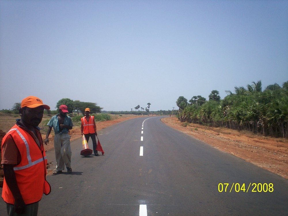 Road Painting On Asphalt Road, For Industrial