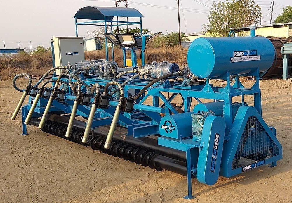 Roadbuilder Fixed Form Concrete Paver Machine, Model Name/Number: RB6000FFP, Automation Grade: Automatic