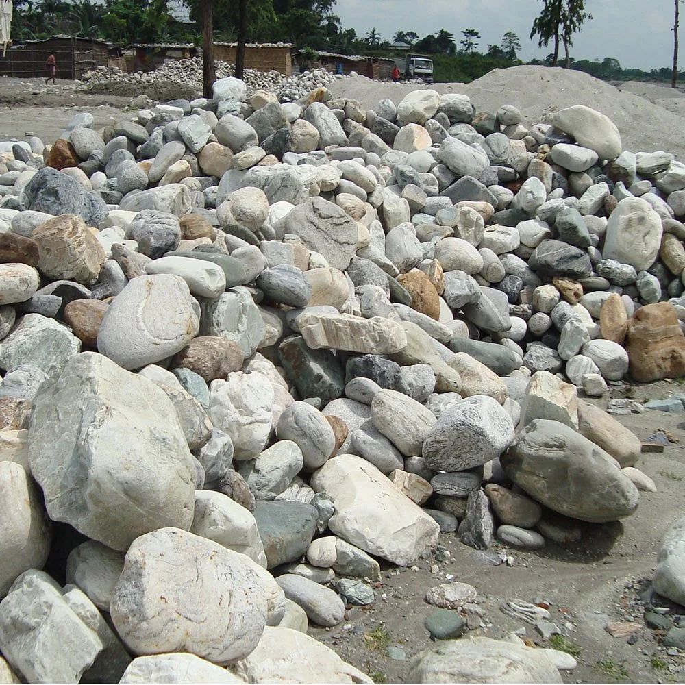 Rock Form White Natural Pebble Stone, For Cladding, Thickness: 15-50 mm