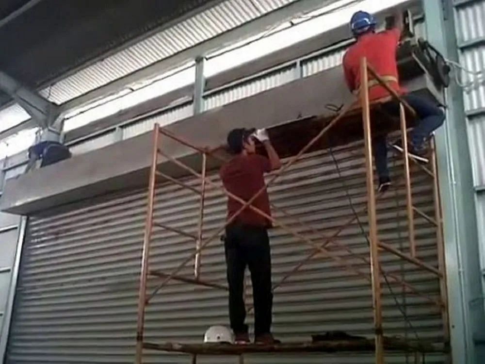 Rolling Shutter Installation Service, in Local