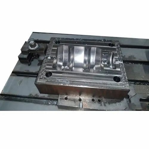 Rubber Components Making Industrial Moulded Die, Weight: 10 kg