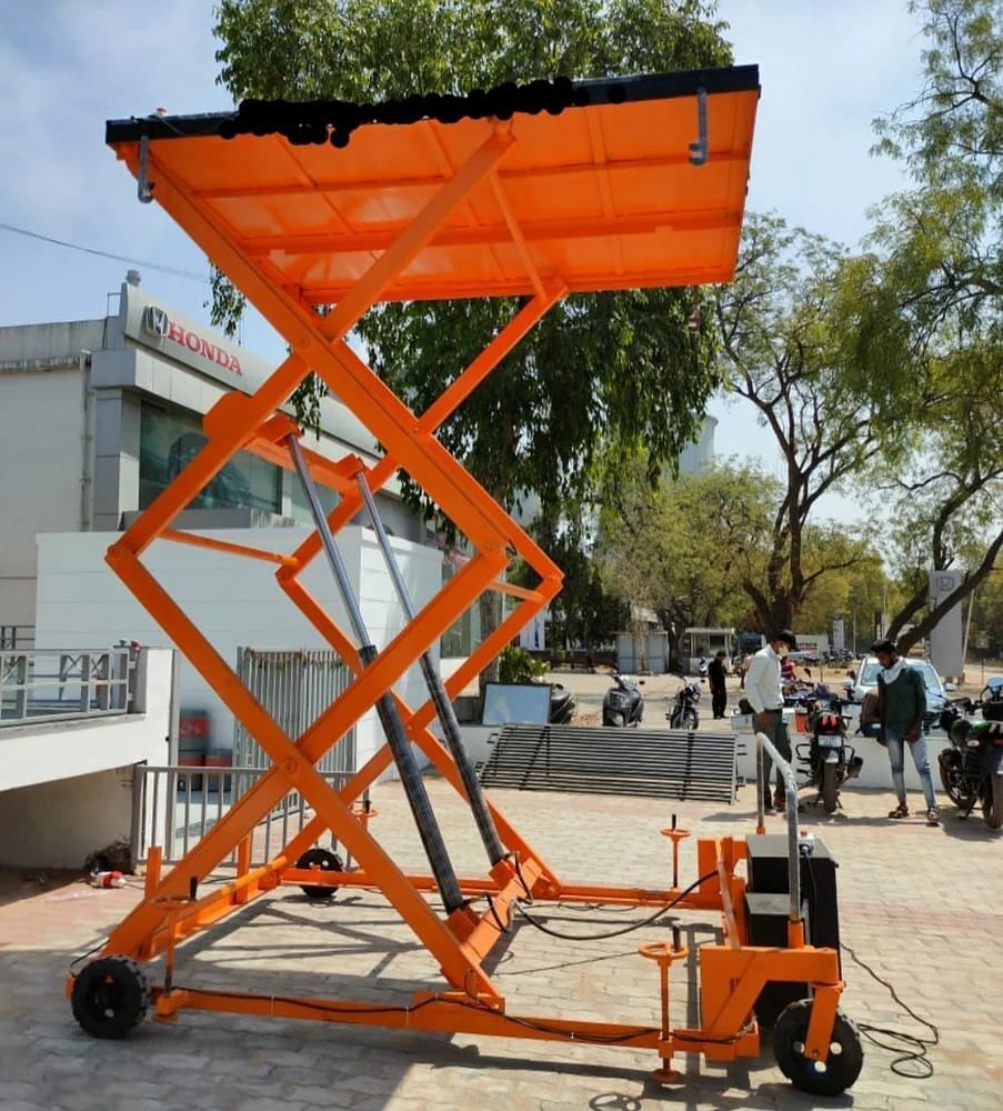 Scissor Lifts, Working Height: 10 feet, Capacity: 0.3-0.5 ton